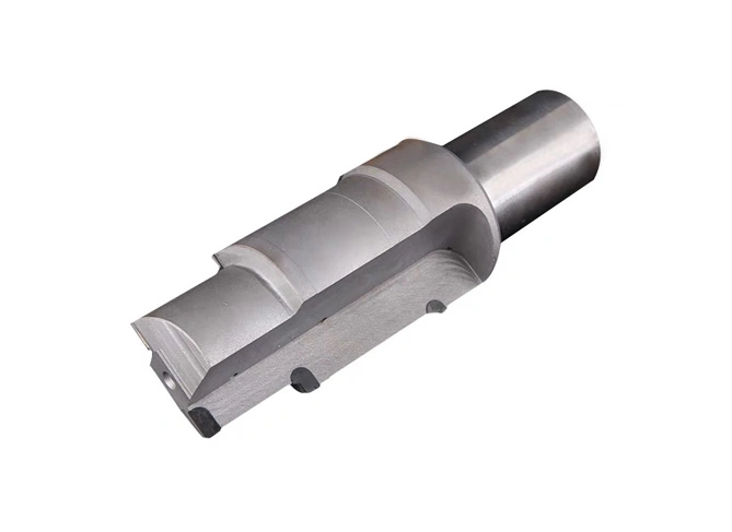 Каково влияние толщины покрытия инструментов PCD на срок службы инструмента?